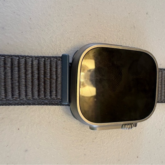 Apple Watch Ultra (49mm) Titanium – GPS + Cellular – Unlocked - Picture 5 of 9